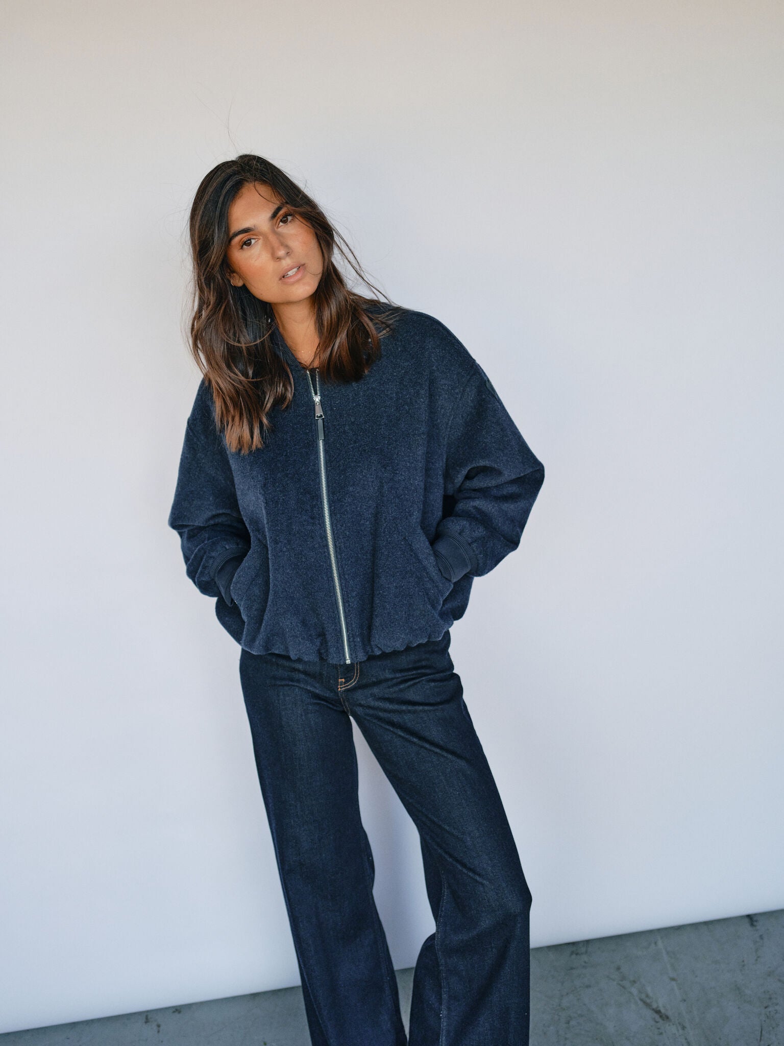 Modelshot / Salute Navy / Detail